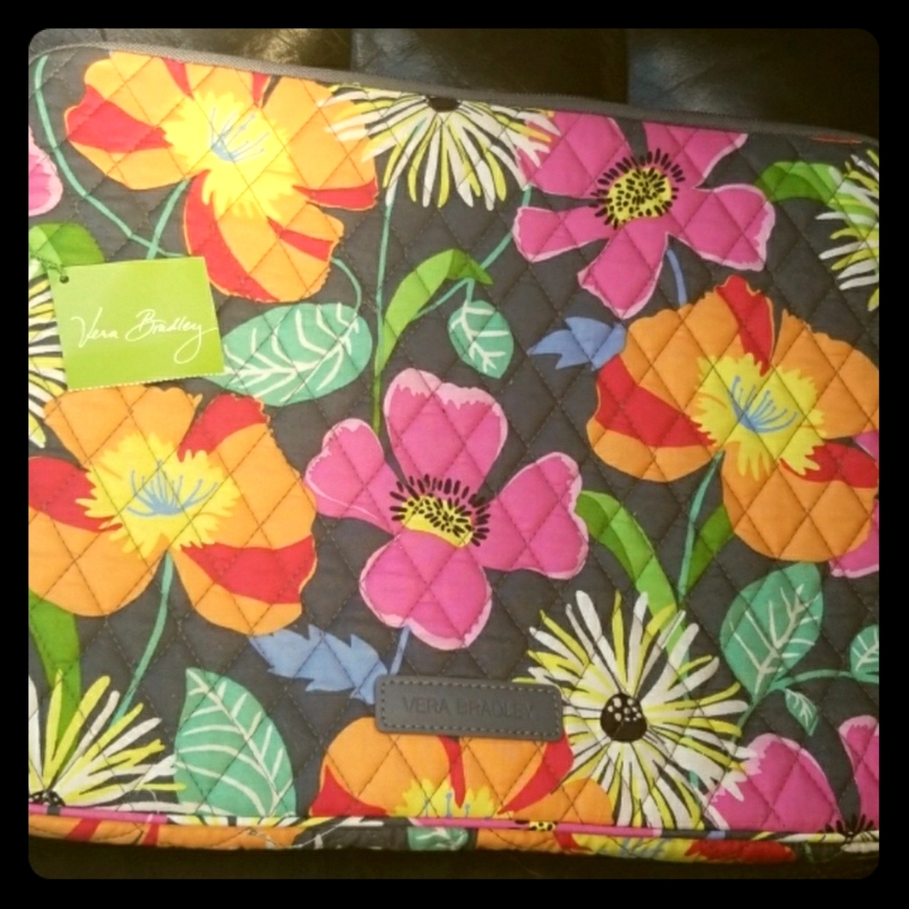 Laptop sleeve